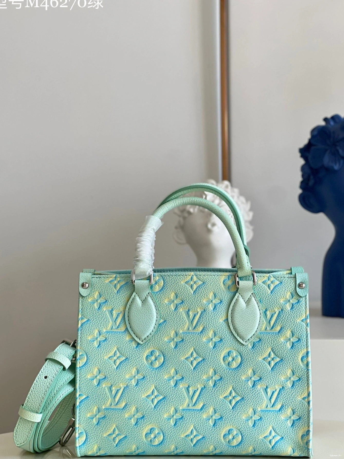 LOUIS ONTHEGO VUITTON PM 0202